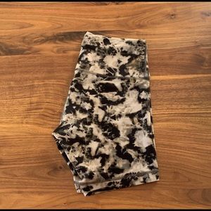 Lululemon Wunder train short size 8 NWOT